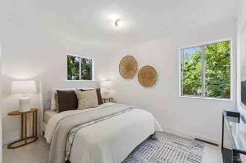 Bedroom - 1528 Summit Rd, Berkeley, CA 94708 photo 2 of 4