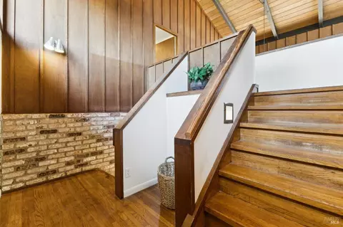 Entry Way - 1528 Summit Rd, Berkeley, CA 94708 photo 6 of 9
