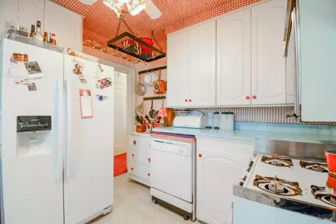 Kitchen - 621 La Cadena St, Vallejo, CA 94590 photo 1 of 4