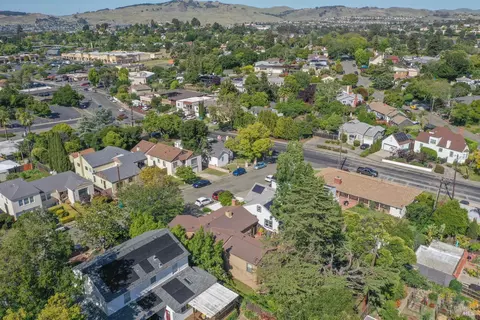 View/Area - 621 La Cadena St, Vallejo, CA 94590 photo 6 of 7