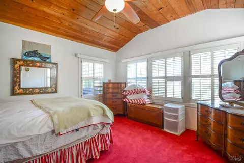 Bedroom - 621 La Cadena St, Vallejo, CA 94590 photo 2 of 8