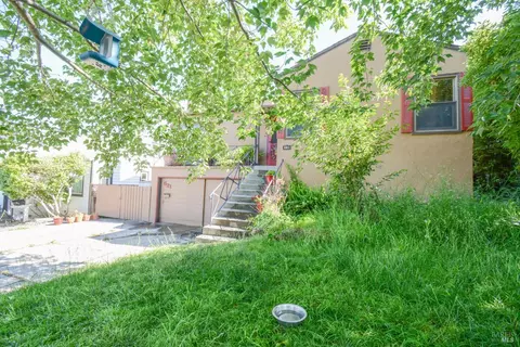 Exterior - 621 La Cadena St, Vallejo, CA 94590 photo 16 of 17