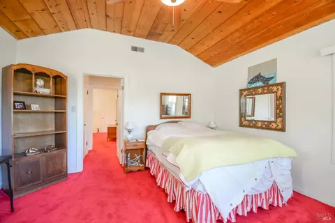 Bedroom - 621 La Cadena St, Vallejo, CA 94590 photo 3 of 8