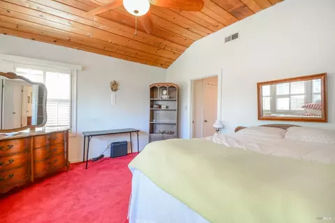 Bedroom - 621 La Cadena St, Vallejo, CA 94590 photo 4 of 8