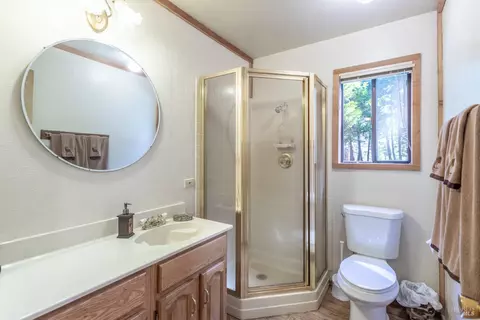 Bath - 35193 Eagle Ln, Shingletown, CA 96088 photo 3 of 3