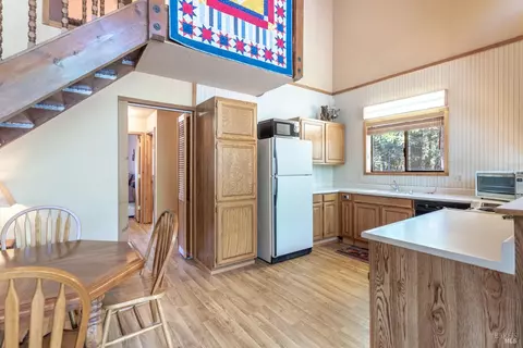 Kitchen - 35193 Eagle Ln, Shingletown, CA 96088 photo 3 of 3