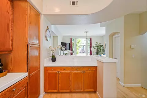 Kitchen - 40 Moon Shadow Dr, Milpitas, CA 95035 photo 6 of 7