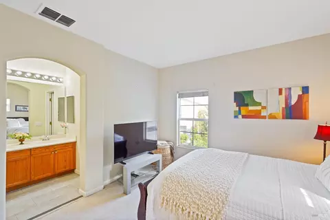 Bedroom - 40 Moon Shadow Dr, Milpitas, CA 95035 photo 4 of 9