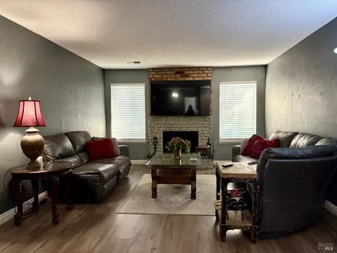 Living - 148 Daffodil Cir, Vallejo, CA 94591 photo 1 of 2