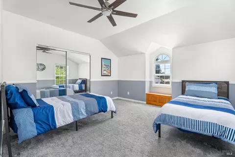Bedroom - 160 Gobalet Ln, Ukiah, CA 95482 photo 3 of 11