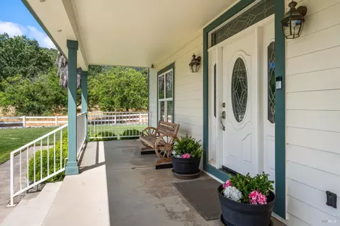 Exterior - 160 Gobalet Ln, Ukiah, CA 95482 photo 6 of 25