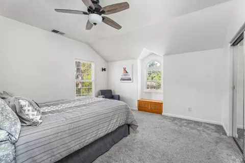 Bedroom - 160 Gobalet Ln, Ukiah, CA 95482 photo 4 of 11