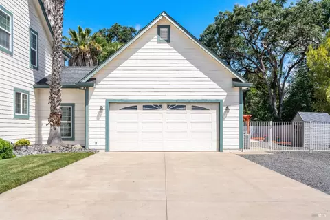 Exterior - 160 Gobalet Ln, Ukiah, CA 95482 photo 4 of 25