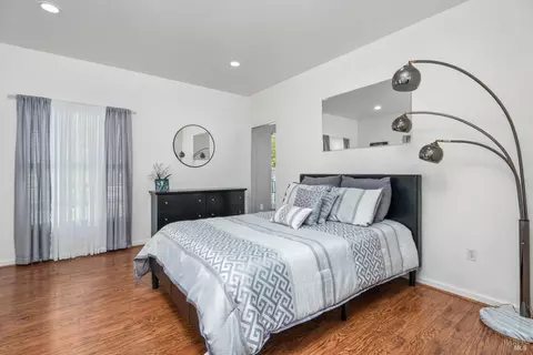 Bedroom - 160 Gobalet Ln, Ukiah, CA 95482 photo 1 of 11