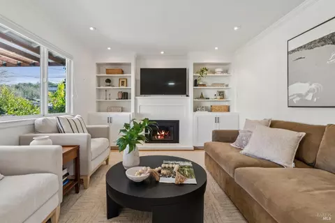 775 Florence Ln, Healdsburg, CA 95448