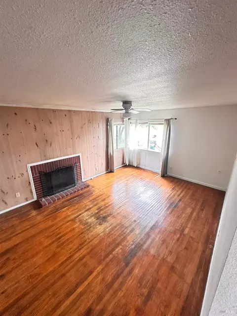 Living - 141 Anderson St, Vallejo, CA 94589 photo 1 of 5