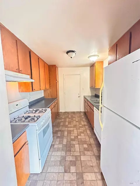 Kitchen - 141 Anderson St, Vallejo, CA 94589 photo 1 of 3