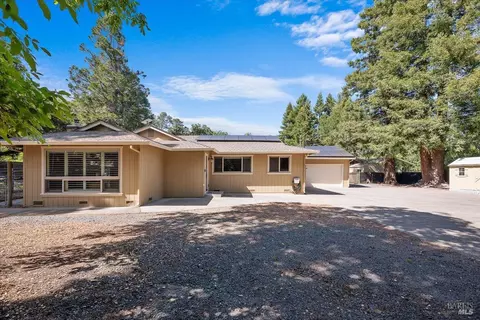 8030 Elphick Rd, Sebastopol, CA 95472