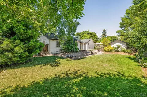 1080 Solano Ave, Sonoma, CA 95476
