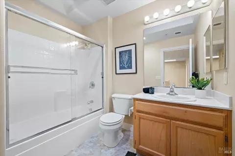 Bath - 19 Johnson St, Windsor, CA 95492 photo 4 of 4
