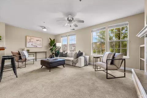 19 Johnson St, Windsor, CA 95492