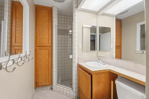 Bath - 2260 Old River Rd, Ukiah, CA 95482 photo 4 of 4