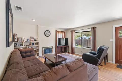 Living - 2260 Old River Rd, Ukiah, CA 95482 photo 1 of 4