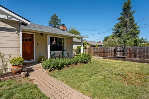 Exterior - 2260 Old River Rd, Ukiah, CA 95482 photo 2 of 10