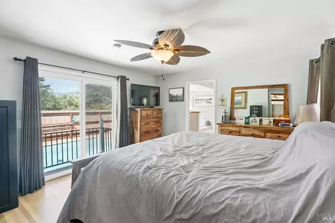 Bedroom - 2260 Old River Rd, Ukiah, CA 95482 photo 2 of 3