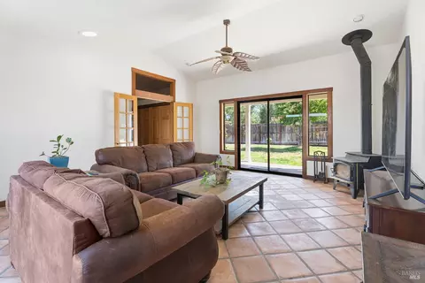 Living - 2260 Old River Rd, Ukiah, CA 95482 photo 4 of 4