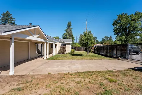 Exterior - 2260 Old River Rd, Ukiah, CA 95482 photo 5 of 10
