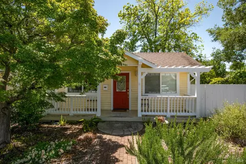 195 W Macarthur St, Sonoma, CA 95476