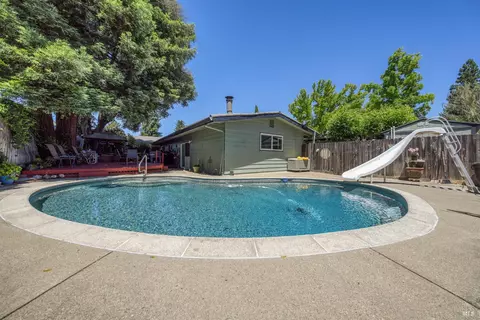 1138 Marwen Dr, Ukiah, CA 95482