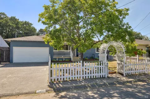 105 Corrillo Dr, San Rafael, CA 94903