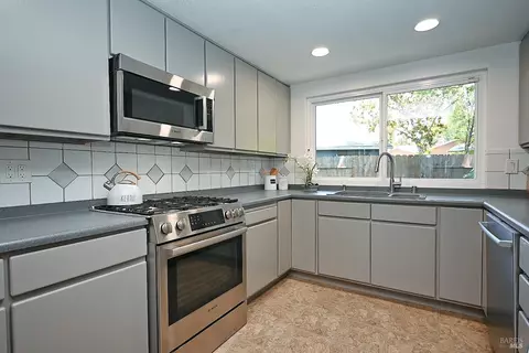 Kitchen - 528 Fireside Ct, Walnut Creek, CA 94598 photo 2 of 5