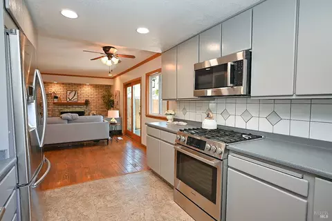Kitchen - 528 Fireside Ct, Walnut Creek, CA 94598 photo 3 of 5