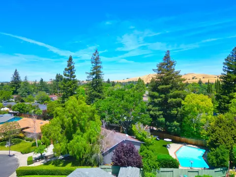 View/Area - 528 Fireside Ct, Walnut Creek, CA 94598 photo 1 of 5