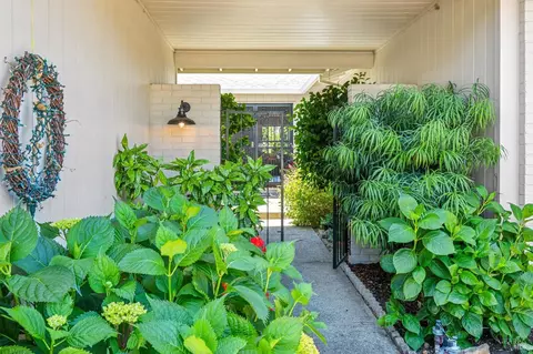 8845 Hood Mountain Cir, Santa Rosa, CA 95409