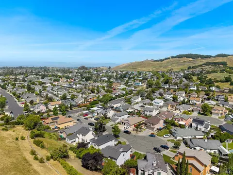 View/Area - 181 Carnival Ct, Vallejo, CA 94589 photo 5 of 5