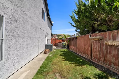 Exterior - 181 Carnival Ct, Vallejo, CA 94589 photo 4 of 5