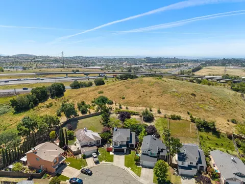 View/Area - 181 Carnival Ct, Vallejo, CA 94589 photo 3 of 5