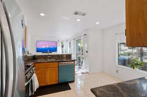 Kitchen - 181 Carnival Ct, Vallejo, CA 94589 photo 1 of 4
