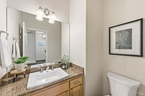 Bath - 10041 Starr Rd, Windsor, CA 95492 photo 5 of 5