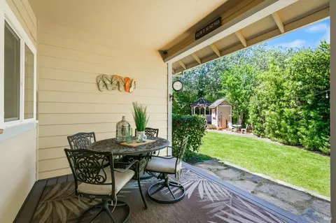 Exterior - 10041 Starr Rd, Windsor, CA 95492 photo 16 of 26