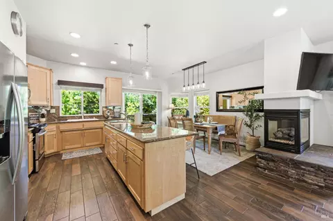 Kitchen - 10041 Starr Rd, Windsor, CA 95492 photo 1 of 4
