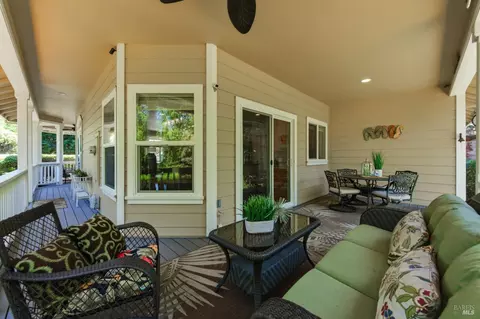 Exterior - 10041 Starr Rd, Windsor, CA 95492 photo 18 of 26