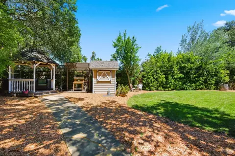 Exterior - 10041 Starr Rd, Windsor, CA 95492 photo 19 of 26
