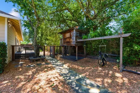 Exterior - 10041 Starr Rd, Windsor, CA 95492 photo 22 of 26