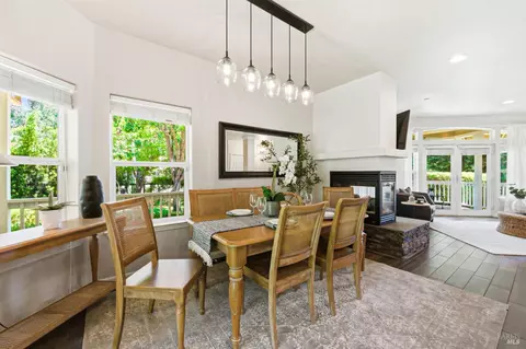 Dining - 10041 Starr Rd, Windsor, CA 95492 photo 2 of 4