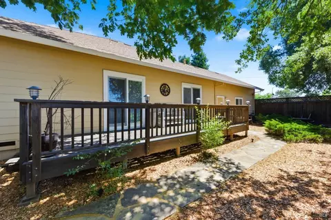 Exterior - 10041 Starr Rd, Windsor, CA 95492 photo 23 of 26